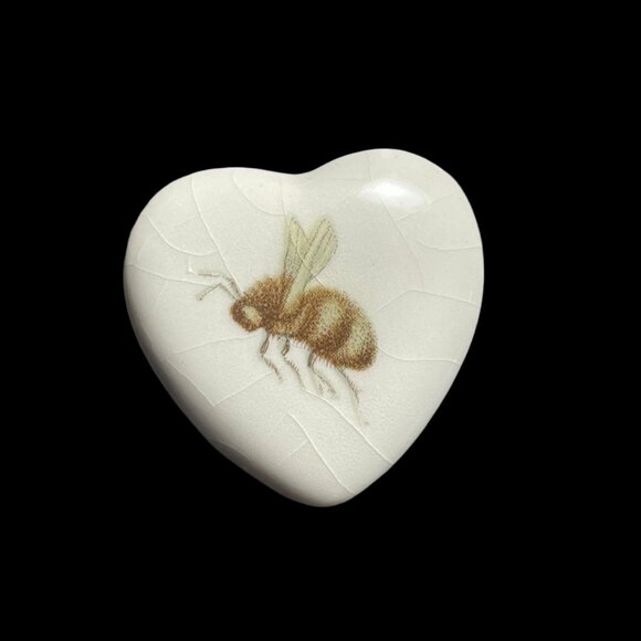 Handcrafted Bumblebee Bee Ceramic Porcelain Heart Brooch Pin Vintage Jewelry - Picture 2 of 4